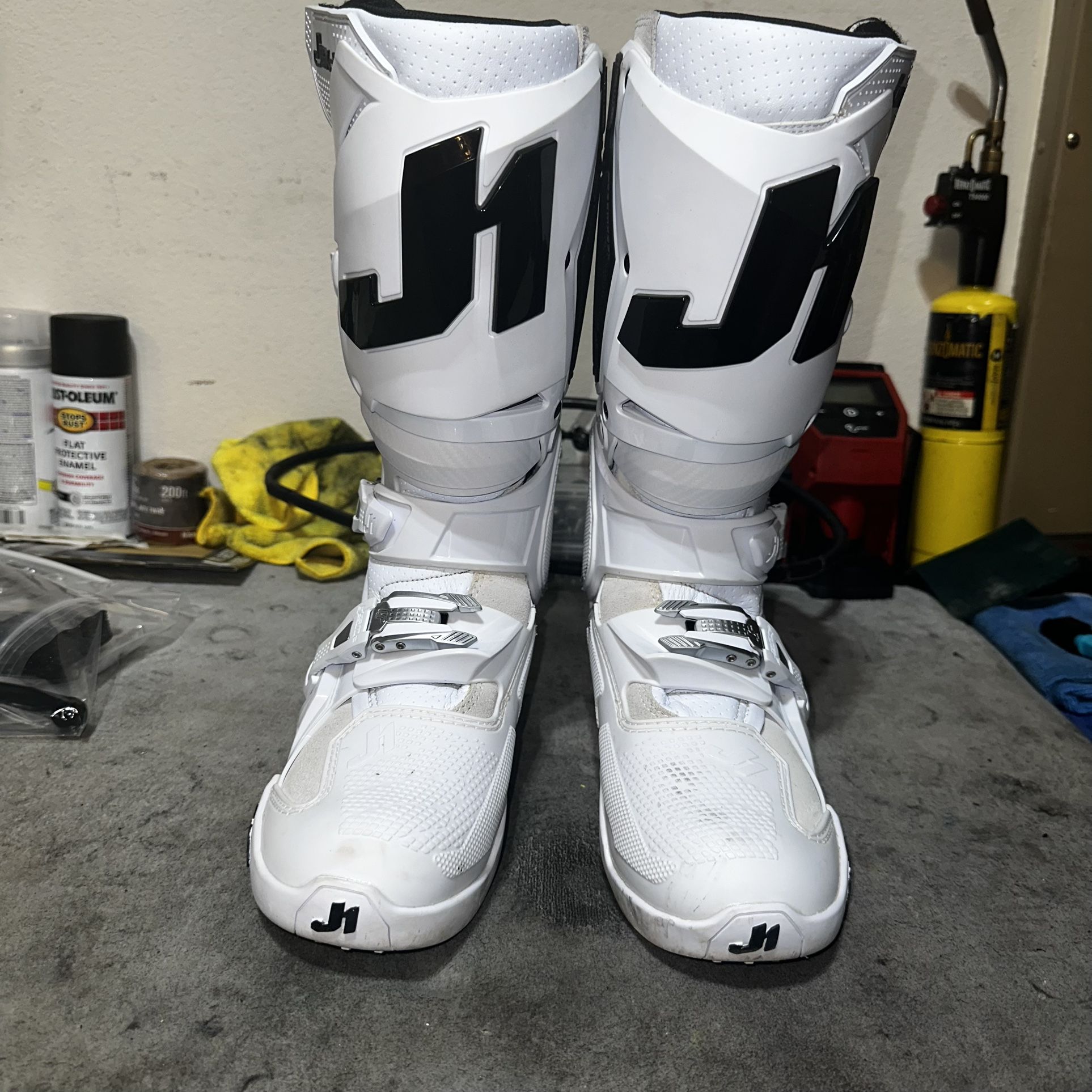 Brand New Size 9 Just 1 JBXR-1 Motocross Boots