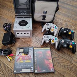 Nintendo GameCube With Screen Bundle 