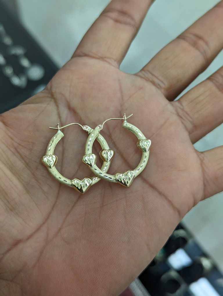 10kt Real Gold Hoop Earring 