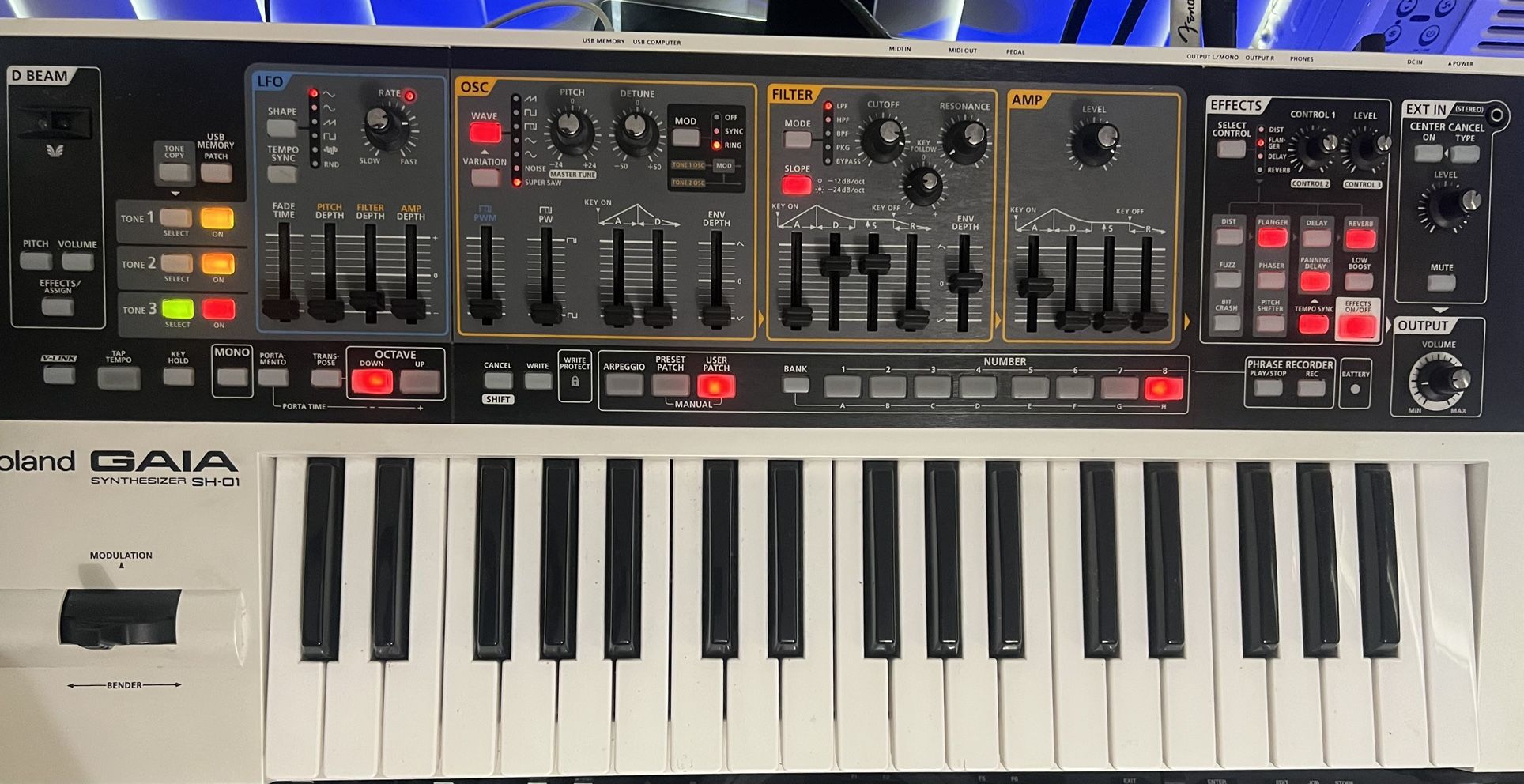 Roland Gaia SH 01 Synthesizer W Roland Backpack Case