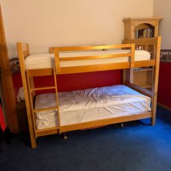 Sturdy wooden bunkbed