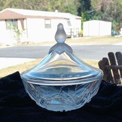 VINTAGE FROSTED & CLEAR GLASS CANDY BOWL & LID ROSES SHAPED EMBOSSED 6"D 6"H