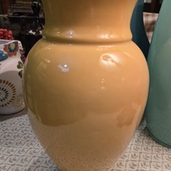 Pretty Vintage Yellow/Gold 10 Inch Vase