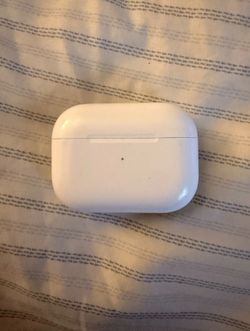 Apple Airpods 2nd Generation w/ Charging Case - Fully Working