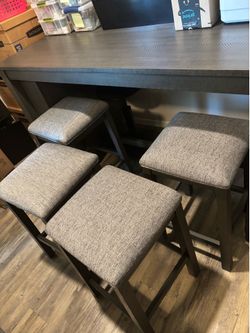 5 PIECE DINING ROOM TABLE, RUSTIC GREY (pub and stools)