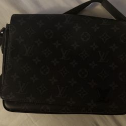 District PM Louis Vuitton Side Bag (men/woman)