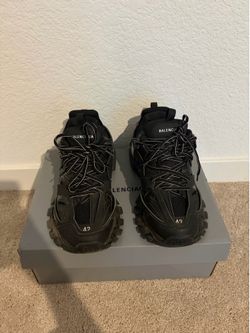 Balenciga tracks LED
