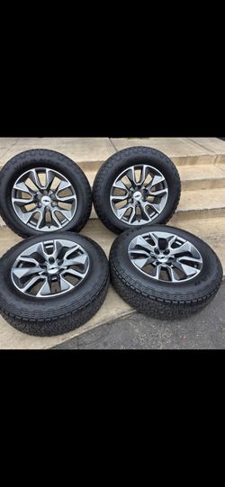 20" CHEVY OEM rims/ tires 275-60R20 Goodyear tires