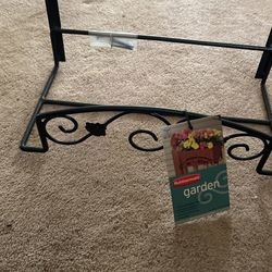 Rubbermaid window Box Holder