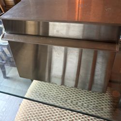 Stainless Steel Bread Box – Clean, Modern Design