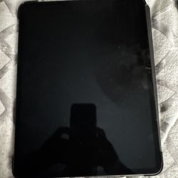 iPad Pro 2024 13" with case