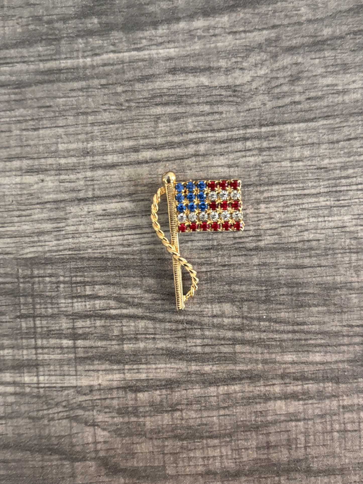American Flag Rhinestone Lapel Pin – Gold Tone Patriotic Brooch