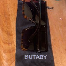 Oversized Fashion Wear Sunglasses Black Animal Print Square Frame BY BUTABY with carrying bag 