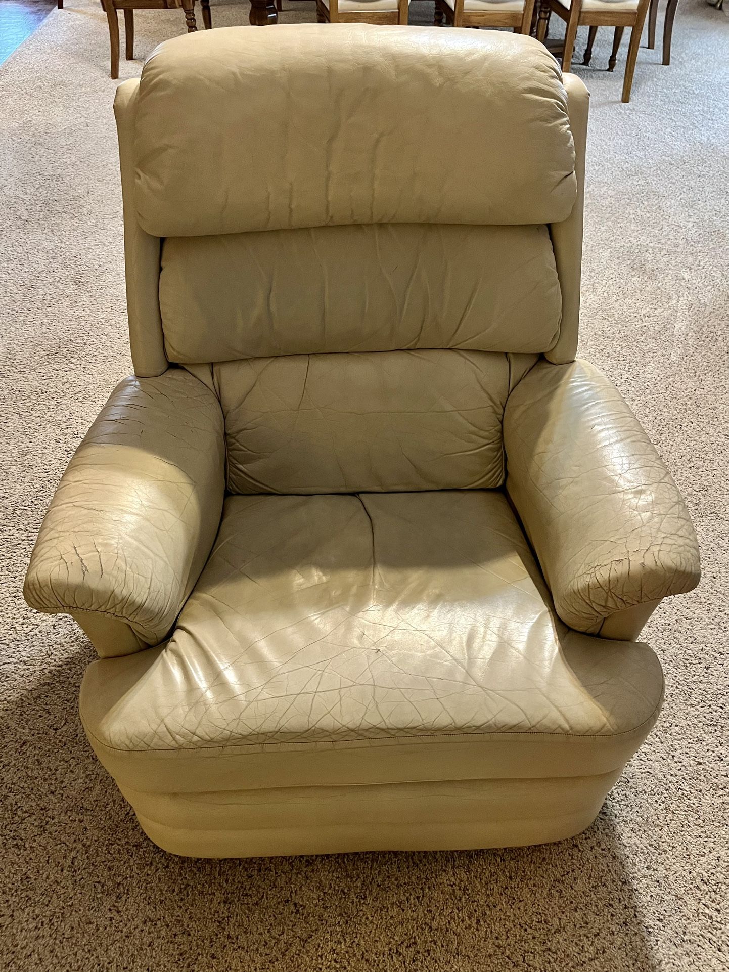 Lazyboy Leather Recliner for Sale in San Antonio, TX - OfferUp