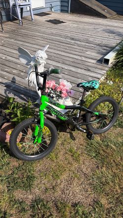 SCHWINN PISTON KIDS BIKE 🚲