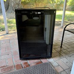 Magic Chef 52 Bottle Wine Refrigerator