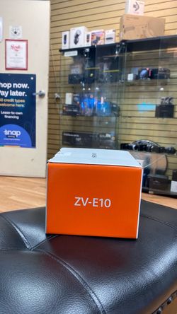 Sony ZV- E10 with 16-50mm Lens