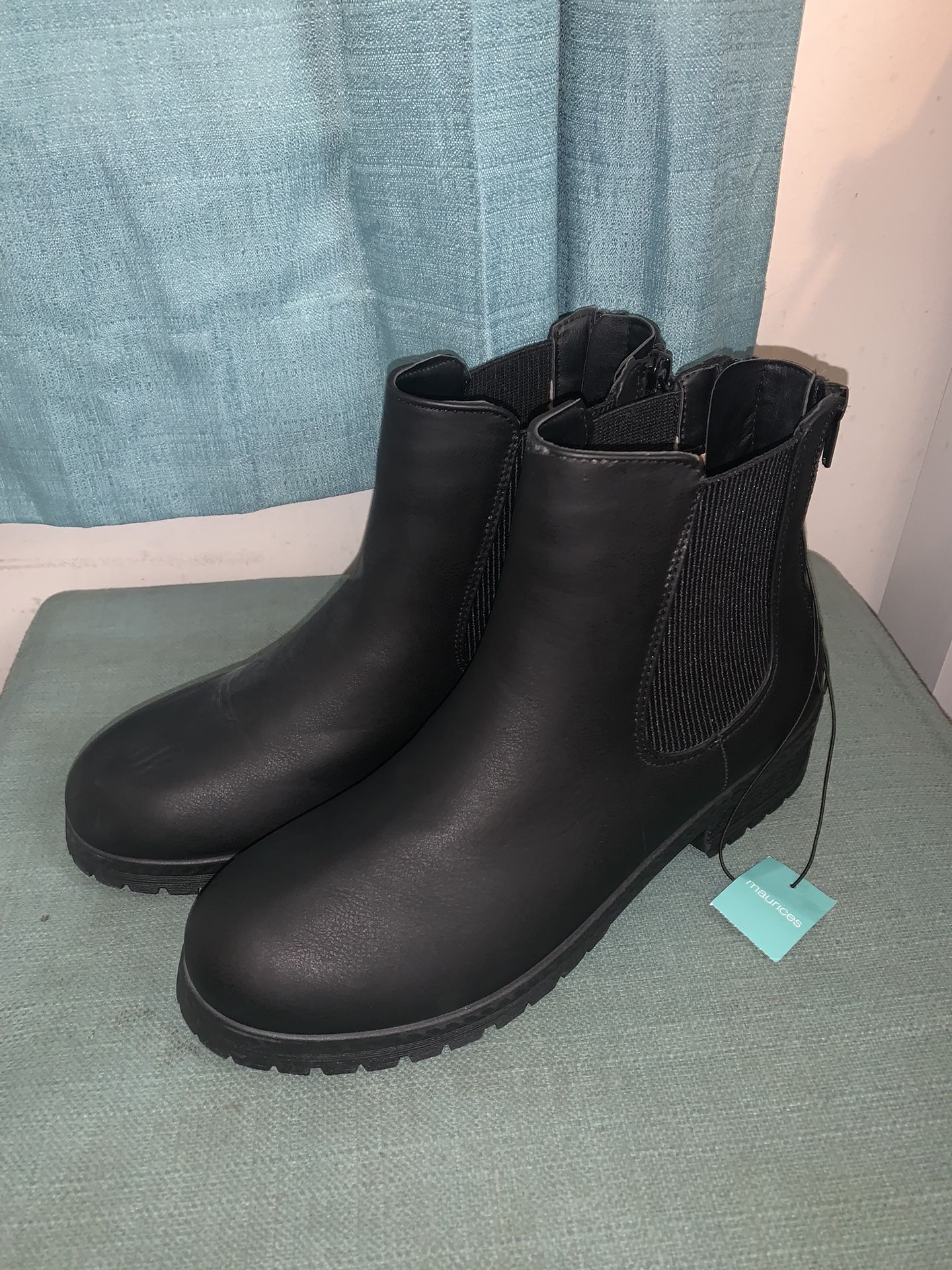 NWT WOMEN SIZE 9.5 BLACK BOOTS MAURICES