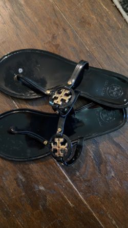 Sandals size 7