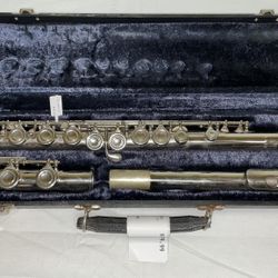 Artley 17-0 Silver tone Flute W/Case 