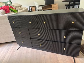 8 Drawer Dresser MUST GO BY 6/27 Black