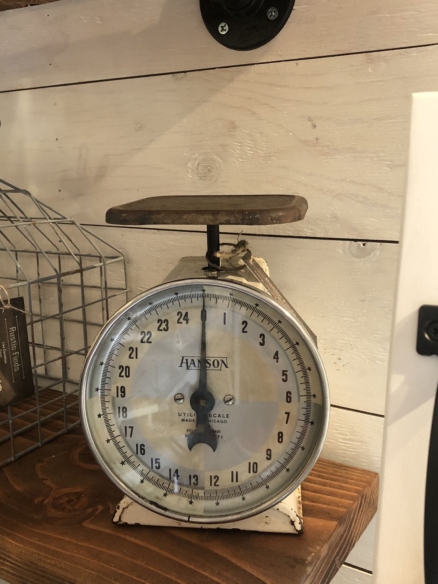 Antique scale (PENDING)