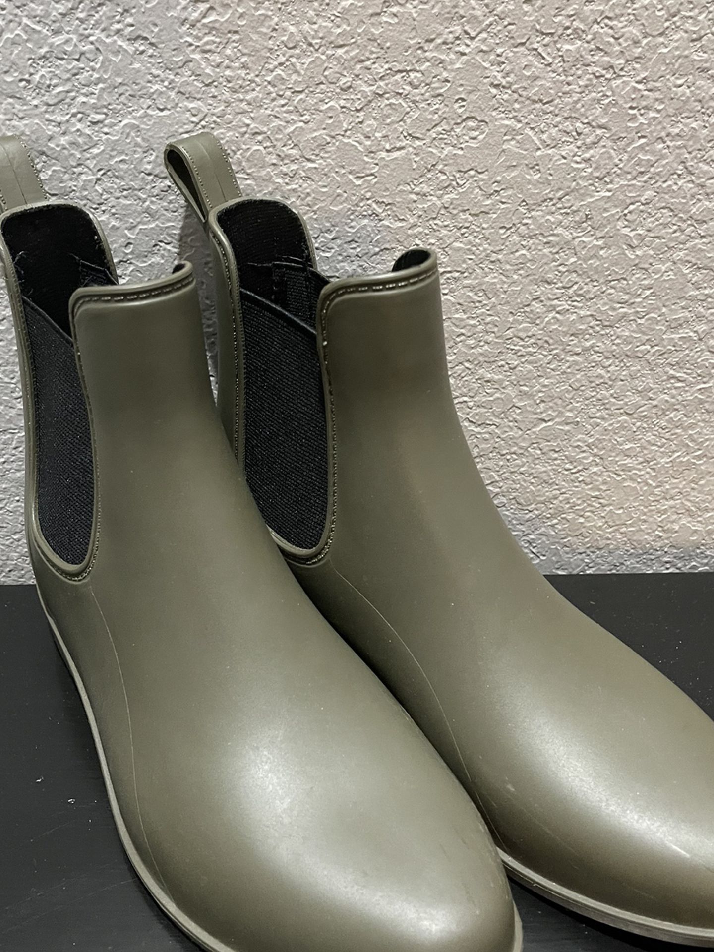 Women’s Chelsea Rain Boots