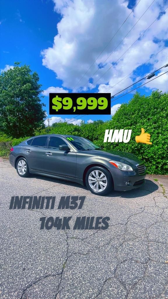 2011 INFINITI M37
