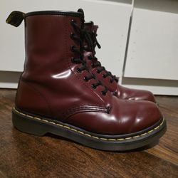 Dr. Martens 1460 8-Eye Boots in Cherry Red Smooth leather US Women's 7