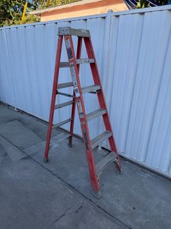 Werner 6ft Fiberglass Step Ladder / Escalera