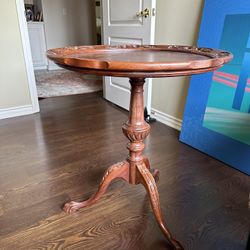 Antique Round Table 