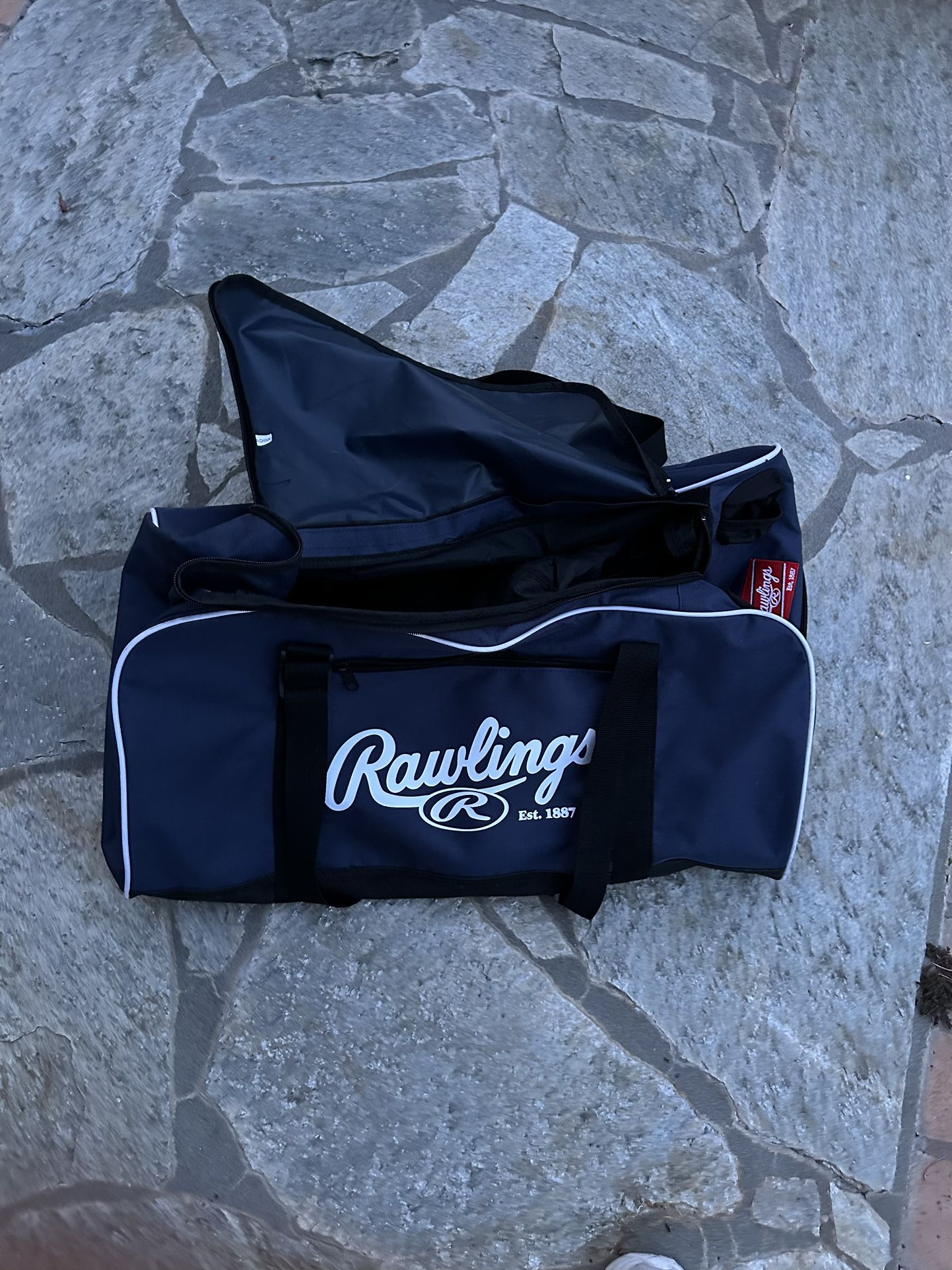 Rawlings baseball duffle bag lightly used