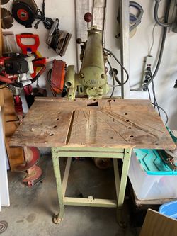 Radial arm saw