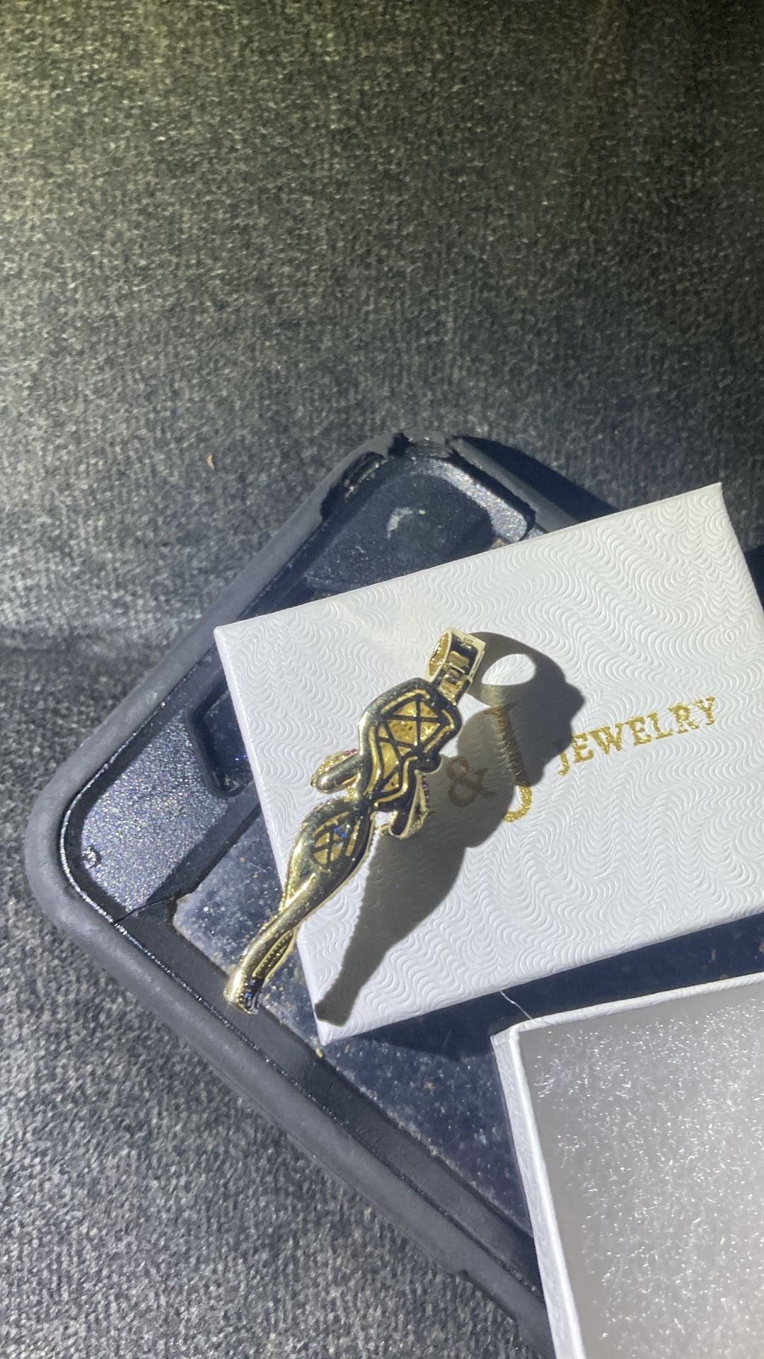 22 Kt Diamond And Sapphire Pendant Buggs Bunny’s Lady Pendant