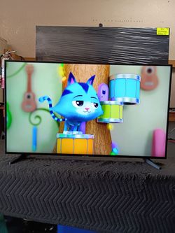 43 inch Samsung smart 4k ultra HD beautiful tv comes with remote control shows great quality clear picture works perfect guaranteed