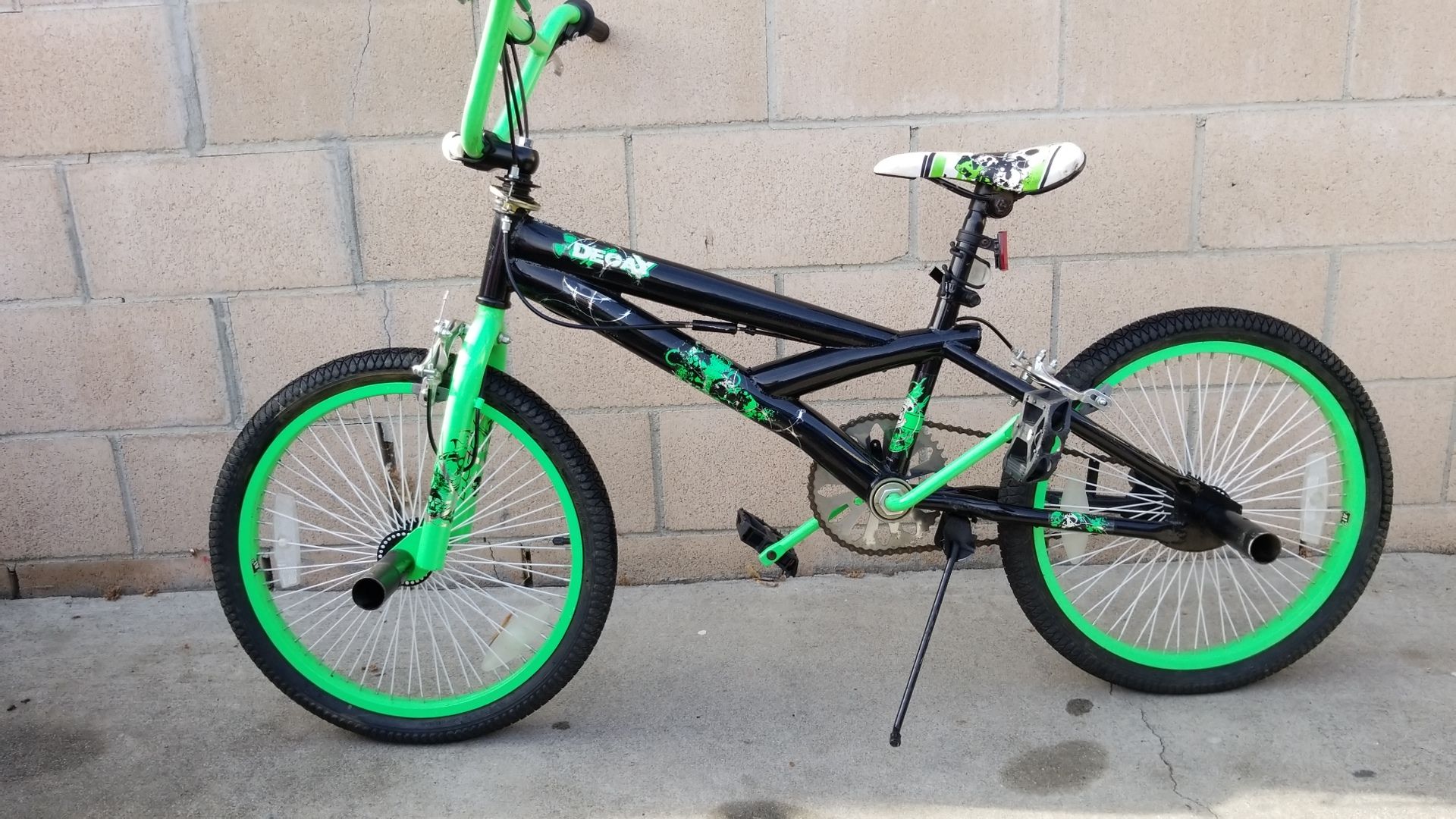 20" Huffy Decay freestyle BMX bike