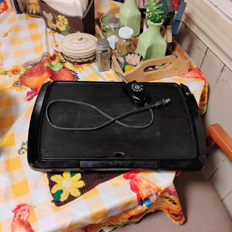 Farberware Waffle iron And Presto Griddle With Grease. Tray