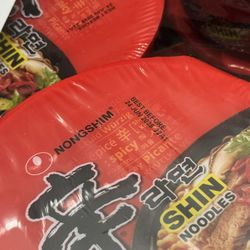NONGSHIM Spicy Bowl Shin Ramen Noodles 12 Bowl per Box date Jun 24 2025 18$ per box ( 12 bowls ) 50$ per 3 box ( 36 bowls ) 