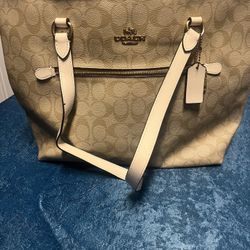 Coach Beige Leather Bag 