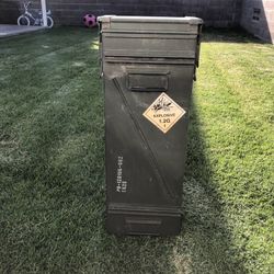AMMUNITION MILITARY BOX
