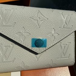 NEW Beige White Luxury Hand Folding Wallet