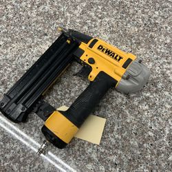 Dewalt 18 Guage Brad Nailer
