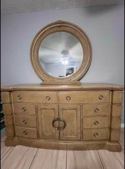 Dresser , need gone by this weekend!!!!