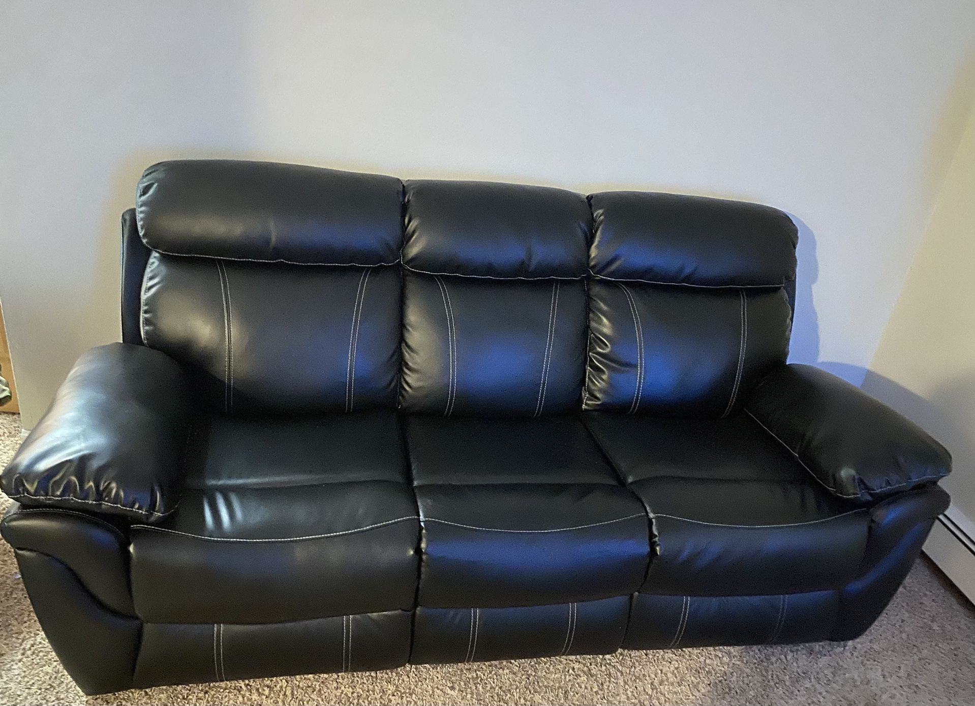 BLACK LEATHER RECLINER COUCH $200