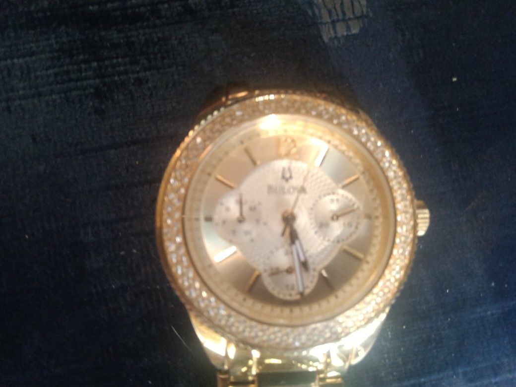 Very Elegant Gold Color Bulova Men's Warch
