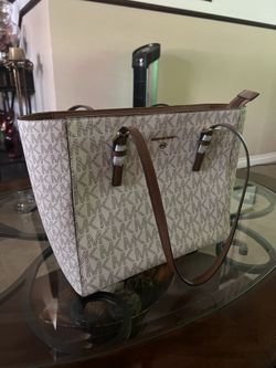 Micheal Kors Purse