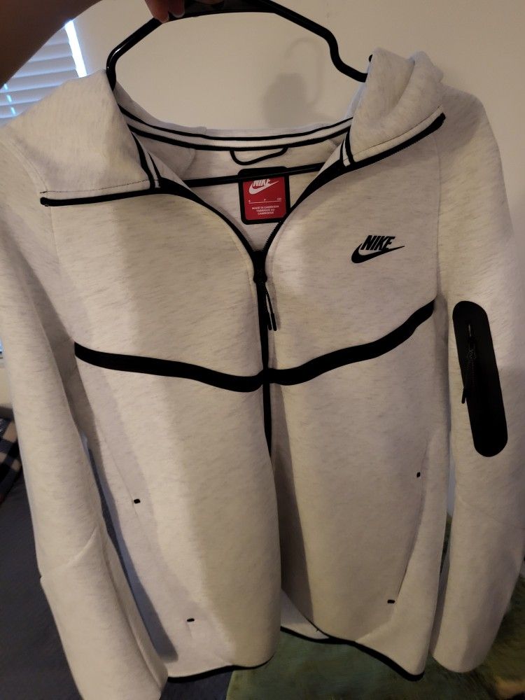 2 Piece Nike Tech New Size S