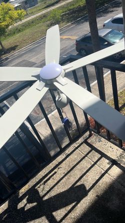 Remote control ceiling fan