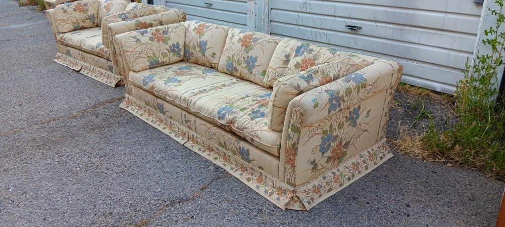 Couch Sofa Vintage Early American Floral Print Fabric ! $150