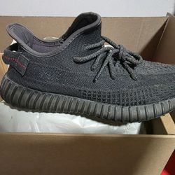 Yeezy 350 V2 - Non-Reflective Black 9.5